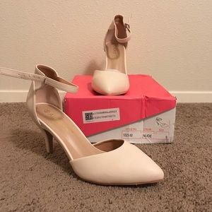 Nude ankle strap pumps